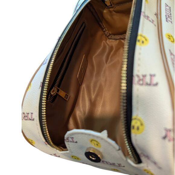 Truly Smiley Face Toiletry Travel Vegan Signature Vanity Case - Picture 10 of 15